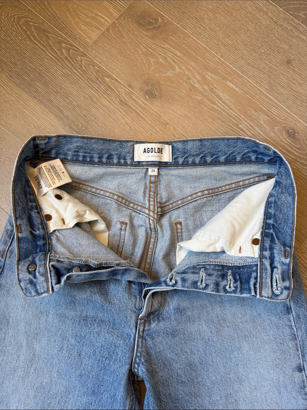 Agolde Riley High Rise Straight Crop Jeans - Picture 9 of 9